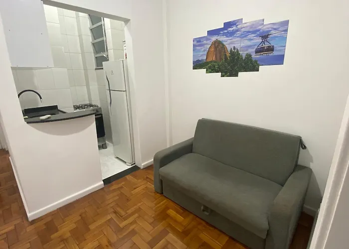 Apartamento completo na Praia de Copacabana , novinho , wifi, ar condicionado, netflix, FRENTE EM ANDAR ALTO, pauloangerami MVC15 Rio de Janeiro